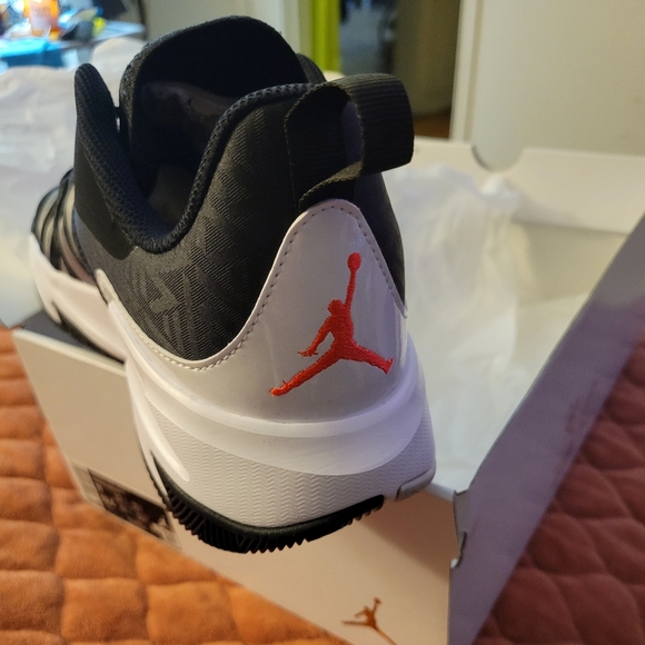 New nike air Jordan One Take 3 men's size 11 white , black , bright crimson. - Picture 15 of 16